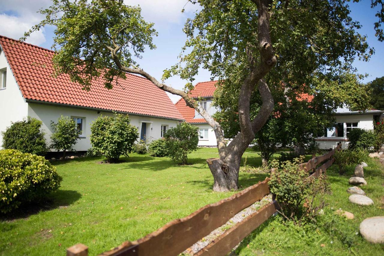 Ostseehotel Hunhoi Niesgrau Exterior photo